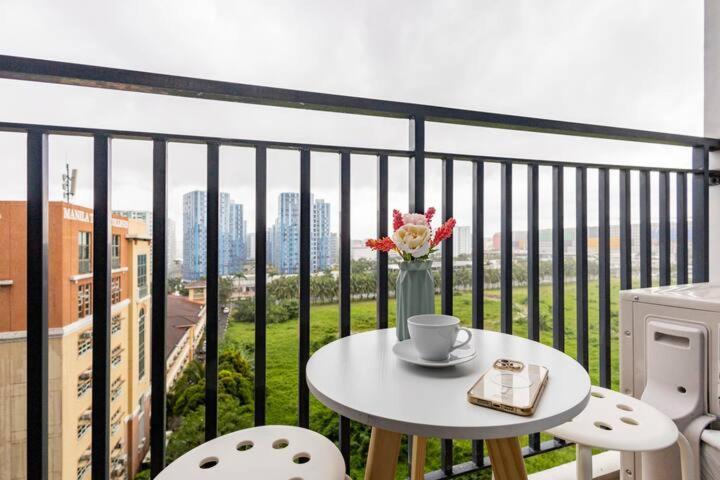 Shore 2 Residences 1Br Deluxe Room In Moa Complex Μανίλα Εξωτερικό φωτογραφία